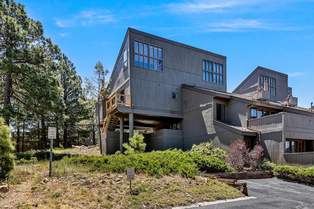 깃대 Delightful 1 Bdrm Country Club Retreat With Mt Elden Views! 빌라 외부 사진