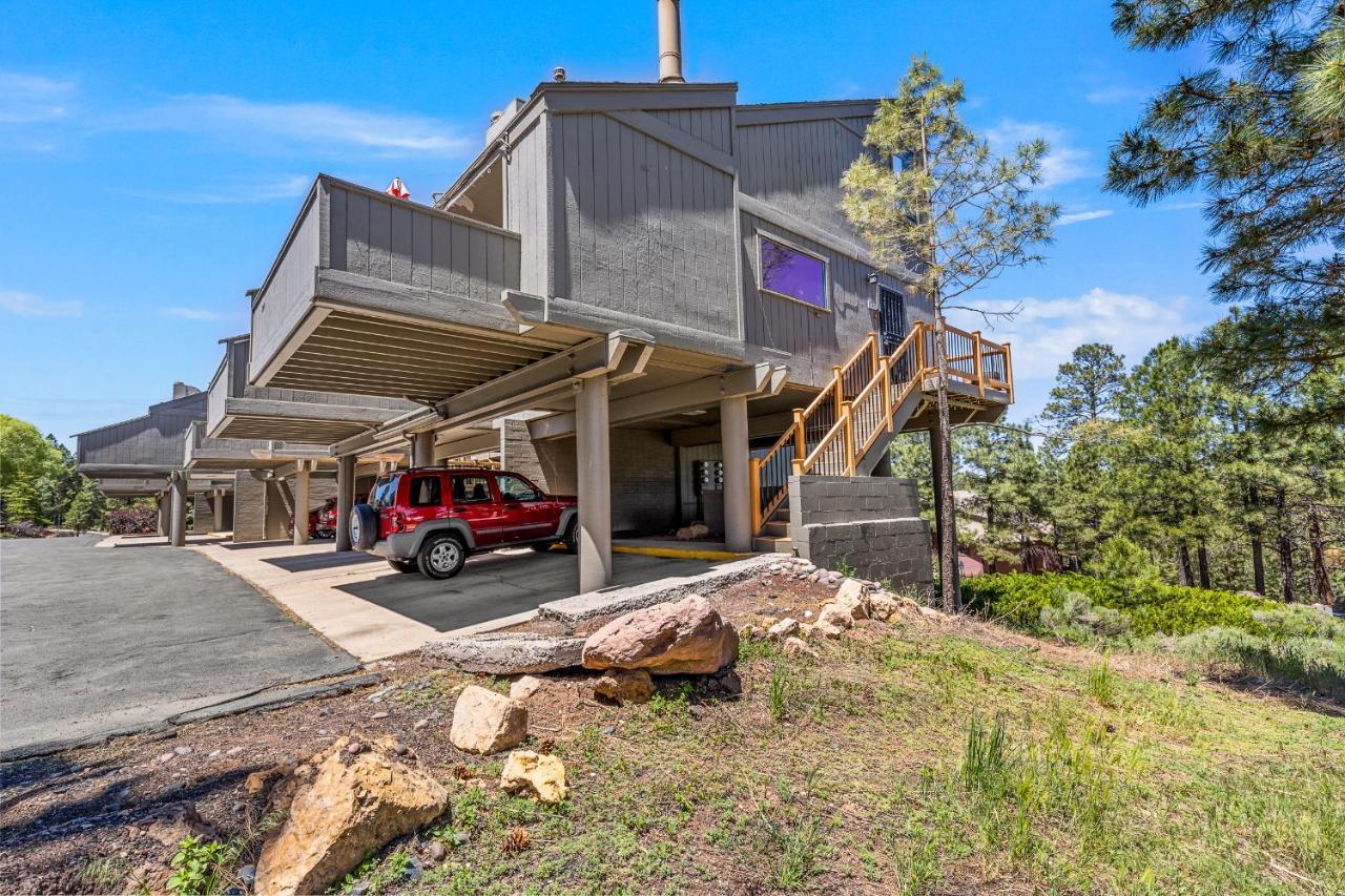 깃대 Delightful 1 Bdrm Country Club Retreat With Mt Elden Views! 빌라 외부 사진