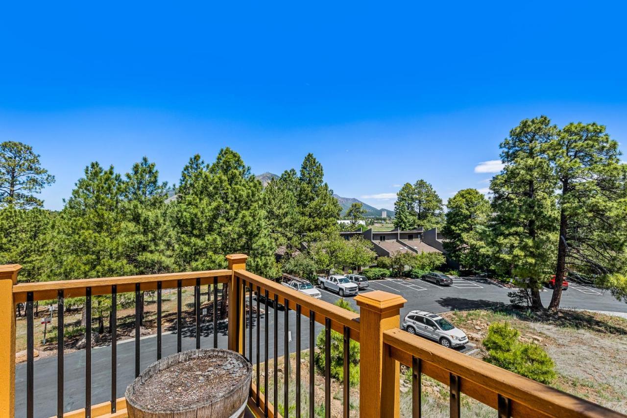 깃대 Delightful 1 Bdrm Country Club Retreat With Mt Elden Views! 빌라 외부 사진