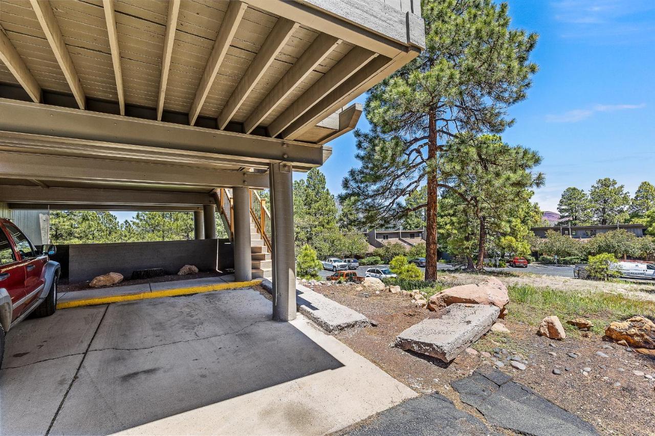 깃대 Delightful 1 Bdrm Country Club Retreat With Mt Elden Views! 빌라 외부 사진