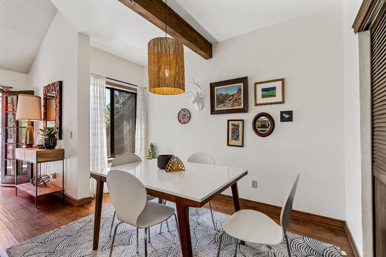 깃대 Delightful 1 Bdrm Country Club Retreat With Mt Elden Views! 빌라 외부 사진